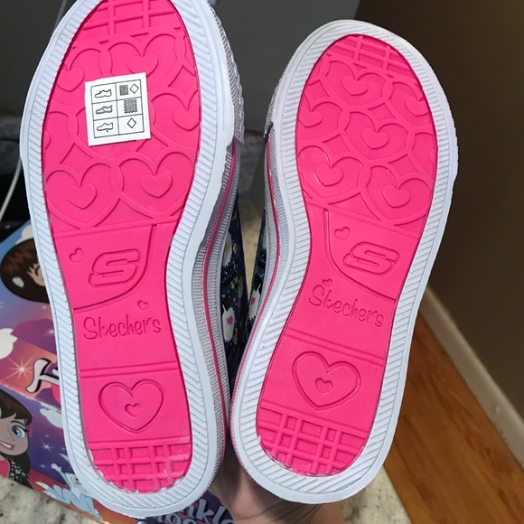 Brand new sketchers lights kids - Picture 3 of 3